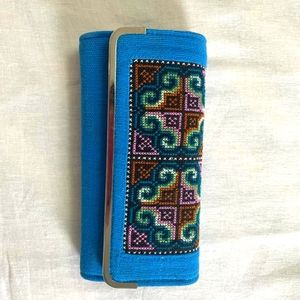 EMBROIDERED CLUTCH